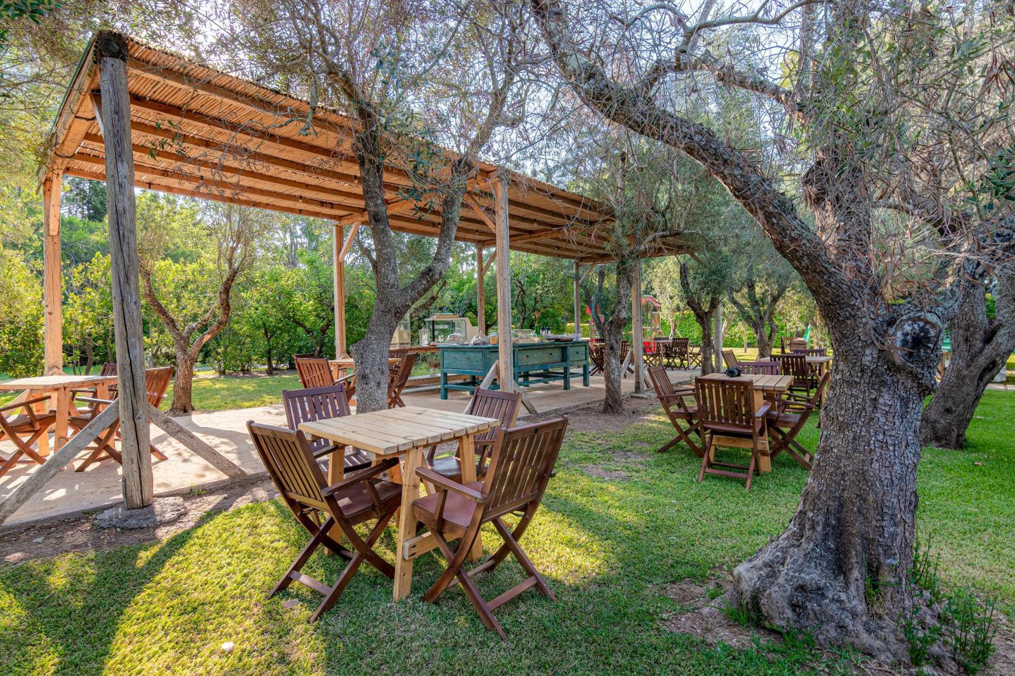 Bio Agriturismo Salos Alimini Bagian luar foto