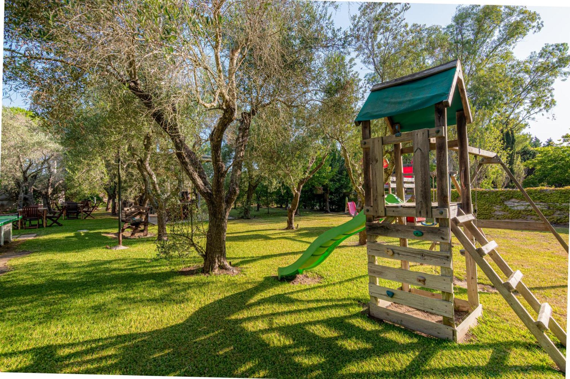 Bio Agriturismo Salos Alimini Bagian luar foto